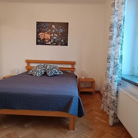 Willa Stary Dom Varşovia Exterior foto